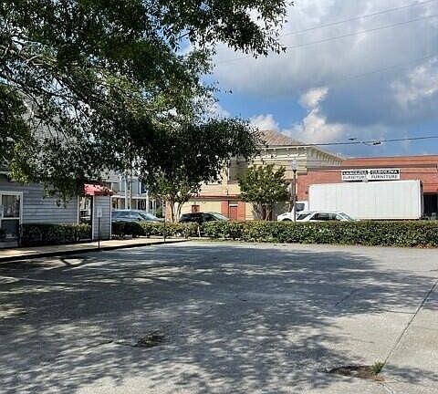 2nd image of 504 N 4th St