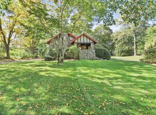 6 Douglas Dr, Greenwich, CT 06831