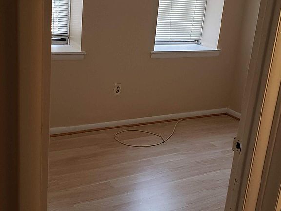 4th image of 1418 Catharine St APT A