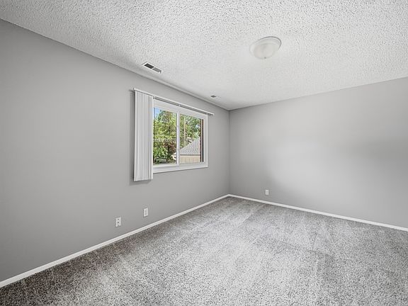 5th image of 438 S 27th St APT 3