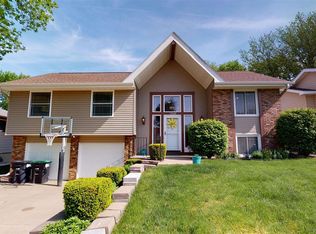 13628 Grover St, Omaha, NE 68144