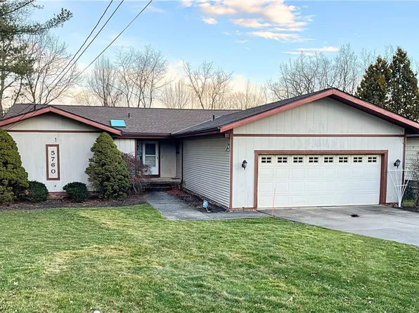 5760 Skyview Dr, Solon, OH 44139