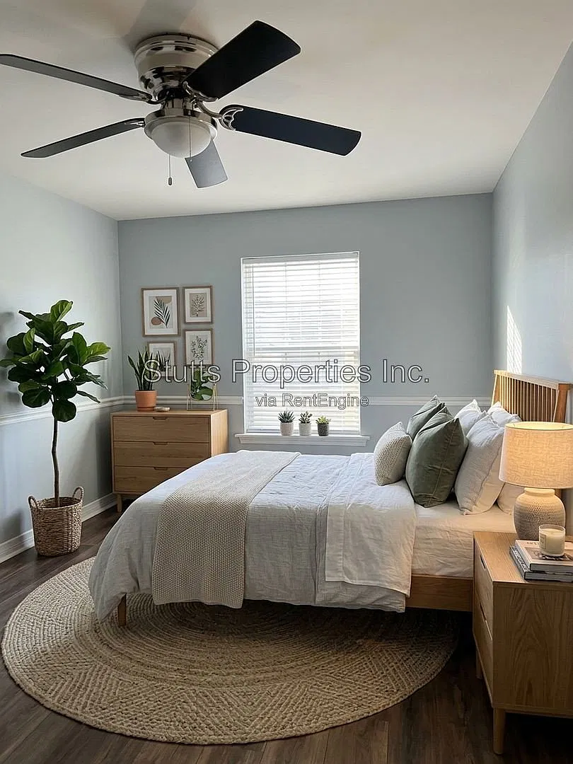 3 bed, 2.0 bath, $1,295 — Photo 1