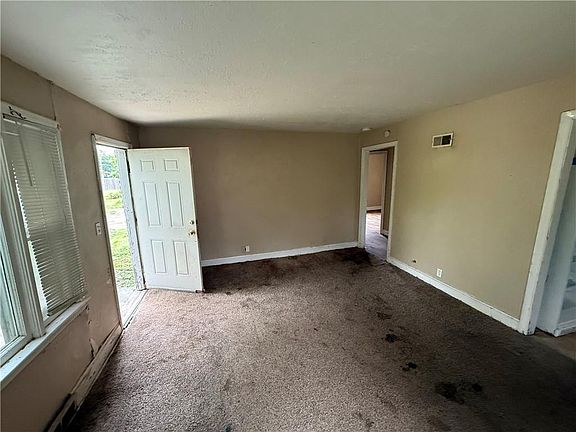4th image of 5521 Hardesty Ave