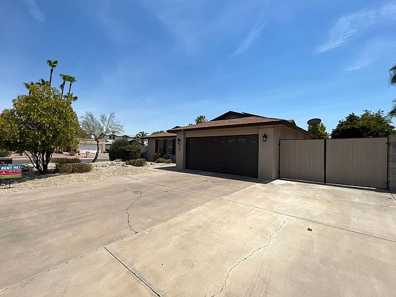 3rd image of 3921 E Aster Dr