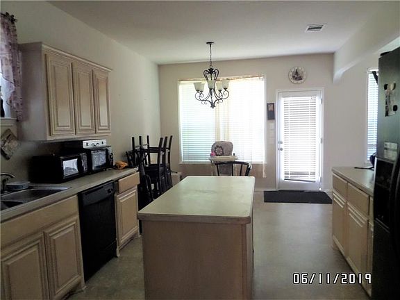 5th image of 903 Mockingbird Ln