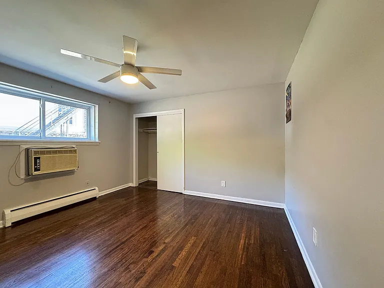 550 Whitney Ave #2 — Photo 11