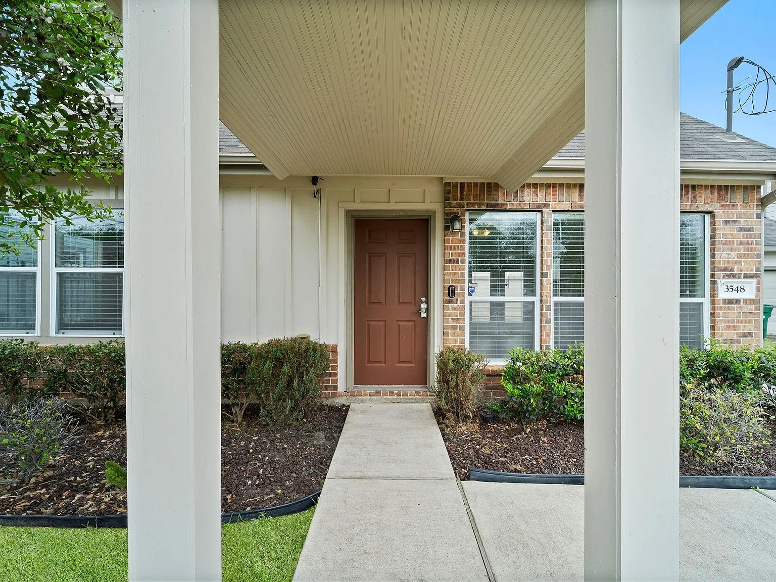 3 bed, 2.0 bath, 1588 sqft, $1,950 — Photo 4