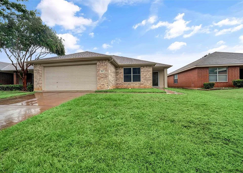 2817 Maegen Cir