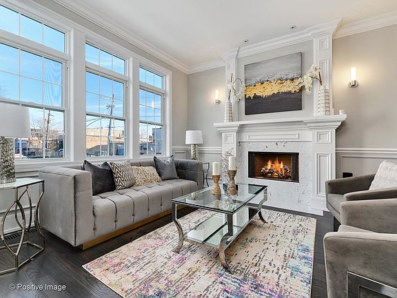 5th image of 1612 N Hamlin Ave