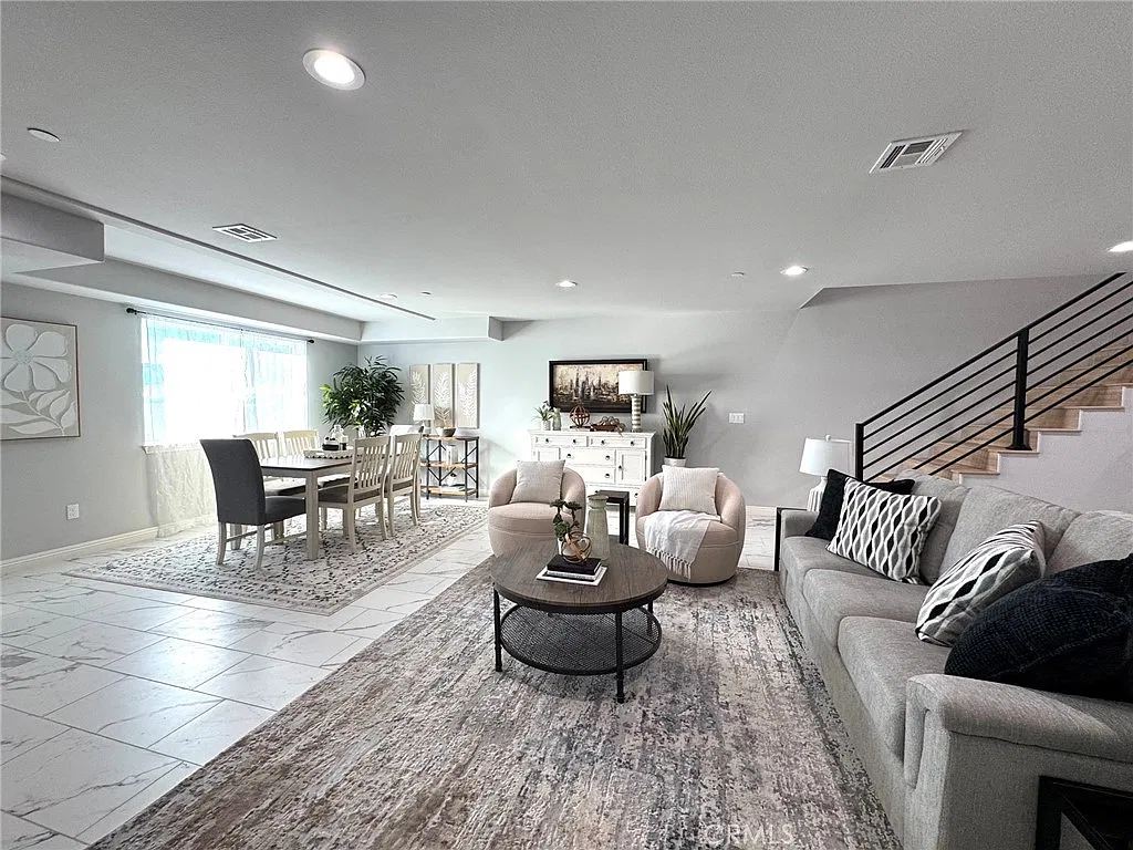 4 bed, 1800 sqft, $3,800 — Photo 3