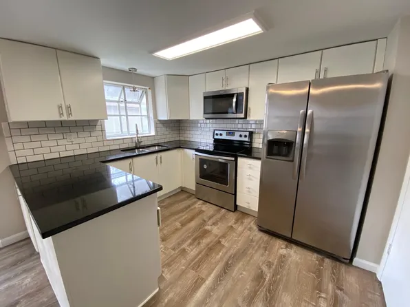 1385 Deerfield Estates Dr, O'Fallon, MO 63366