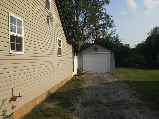417 Loves Ct — Photo 3