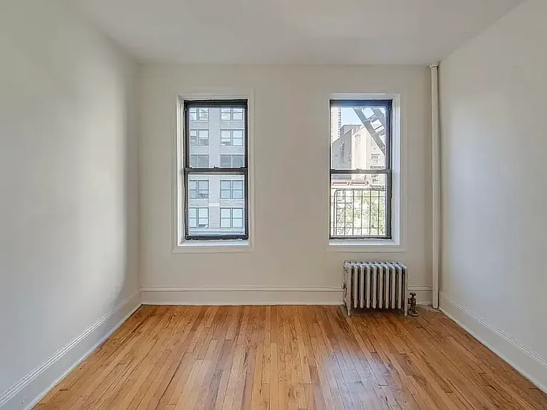 318 E 34th St #5D — Photo 1