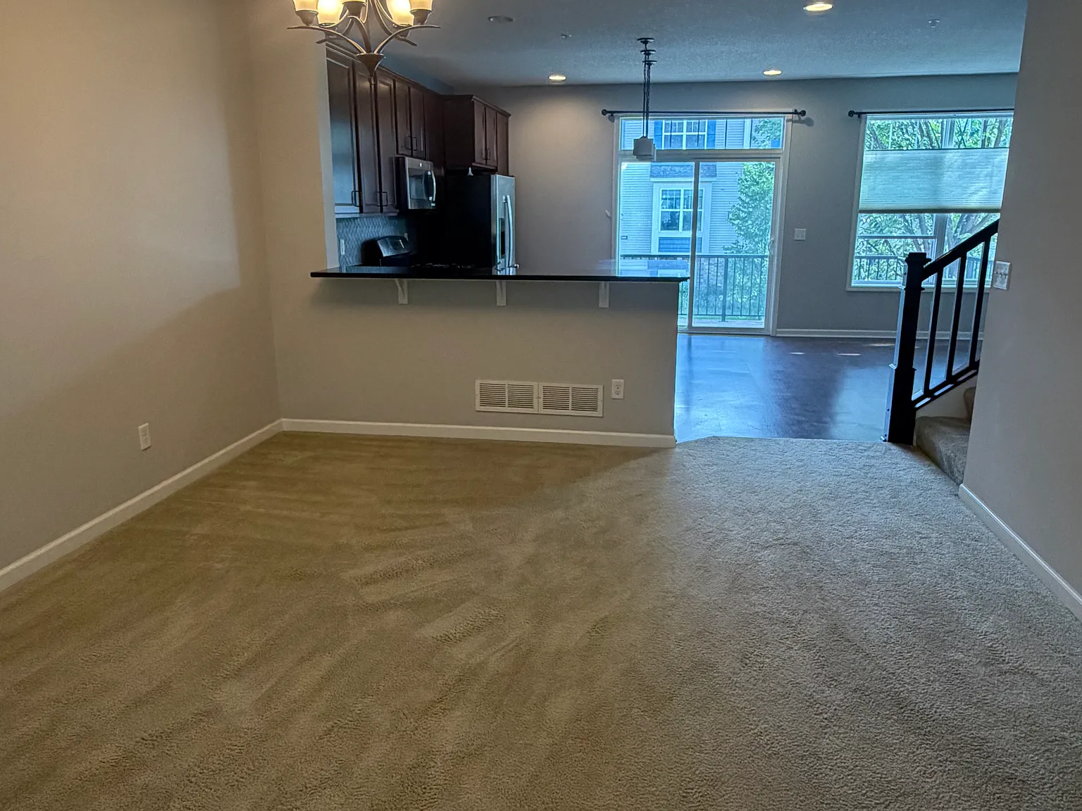 4 bed, 3.5 bath, 2368 sqft, $3,100 — Photo 3