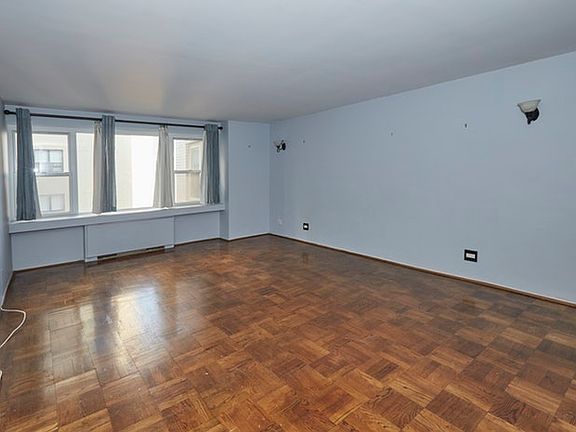 3rd image of 201 E 79th St APT 2A