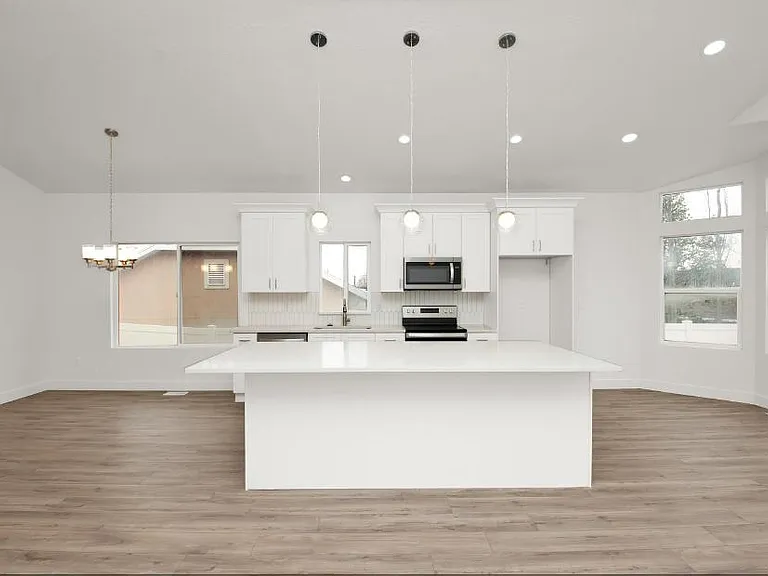 1511 E Lakeview Dr — Photo 6