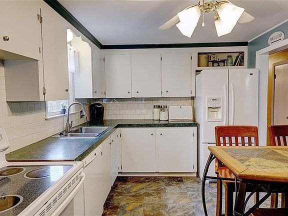 5th image of 31 Meadow Dr