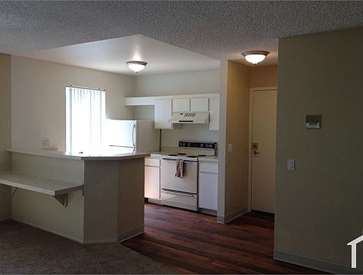 3rd image of 1205 E Grand Ave #202A