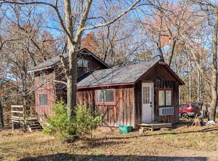 75 1/2 Wall St, Eureka Springs, AR 72632