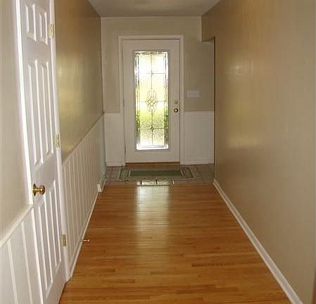 3rd image of 2736 Wellesley Dr
