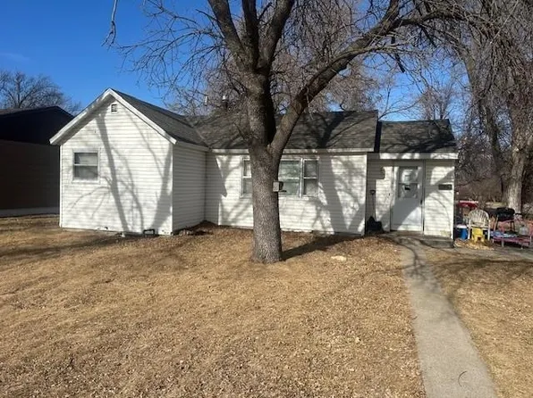 746 E 6th St, Minden, NE 68959