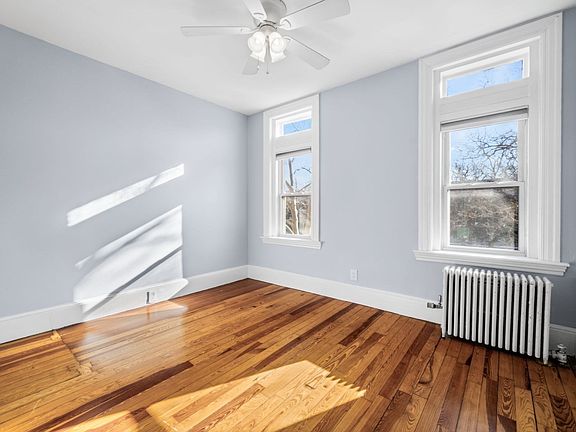 4th image of 1834 Beacon St APT 5