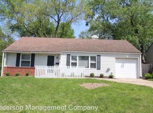 2722 W 76th St, Prairie Village, KS 66208