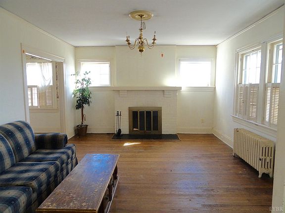 5th image of 1600 Early St