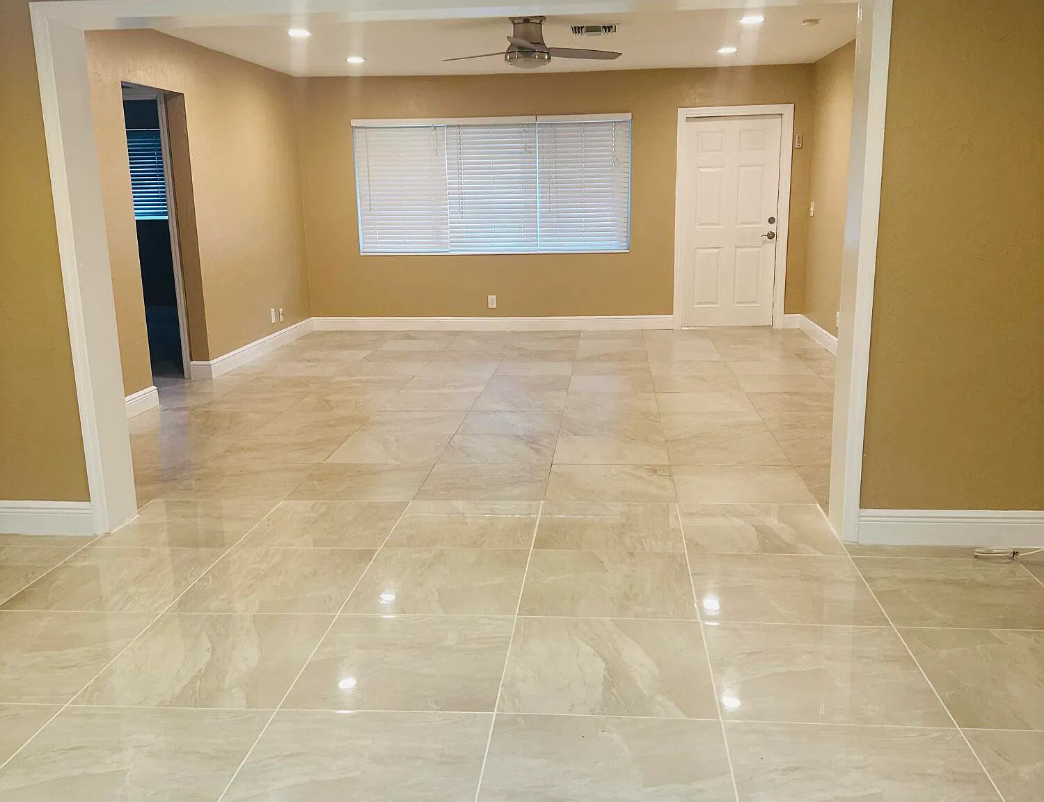 3 bed, 2.0 bath, 1701 sqft, $3,400 — Photo 3