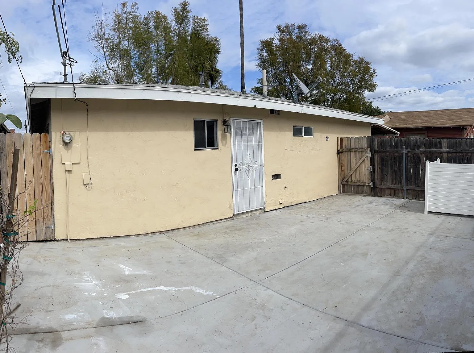 2 bed, 900 sqft, $2,850 — Photo 2