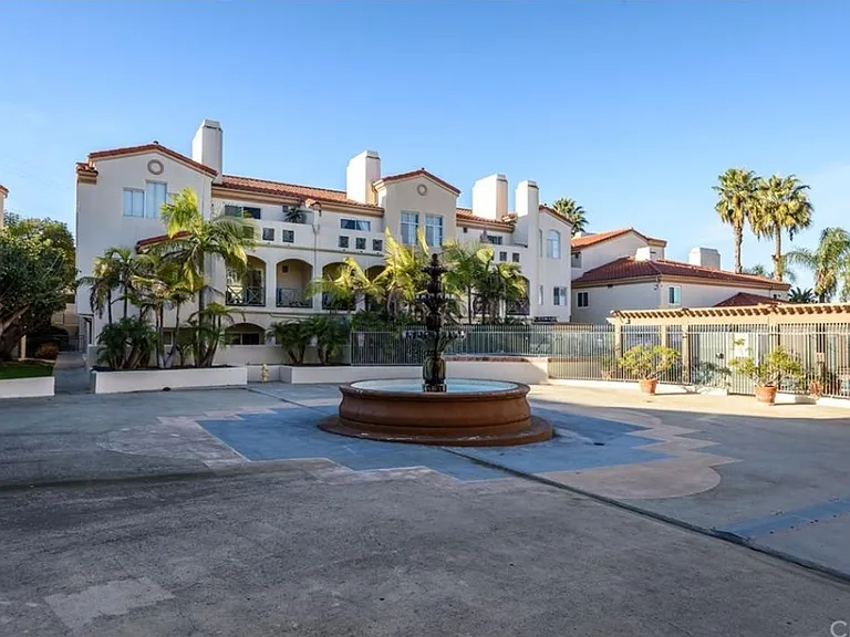 5500 Torrance Blvd #230 — Photo 2