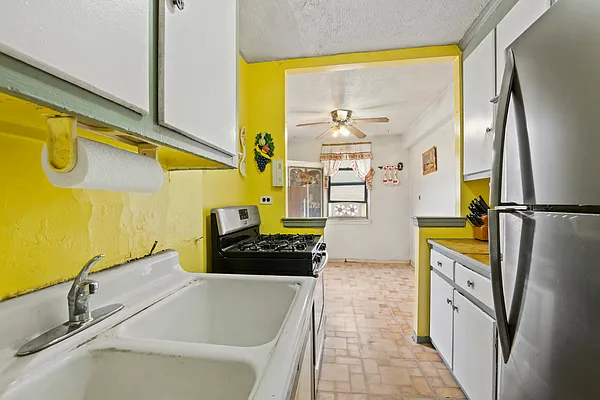 Sold by Douglas Elliman | media 13