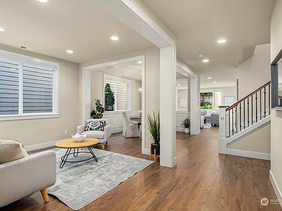 3rd image of 21274 NE 9th Place