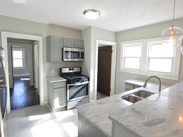 567 N Beville Ave — Photo 11