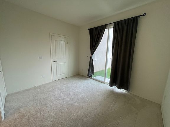 5th image of 2913 E Penny Ln