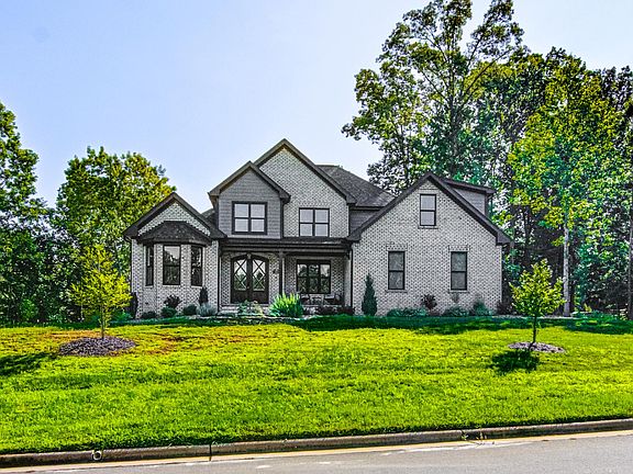 3rd image of 502 Sallies Dr
