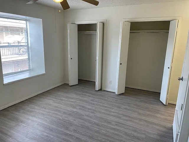 915 N Elm St — Photo 23