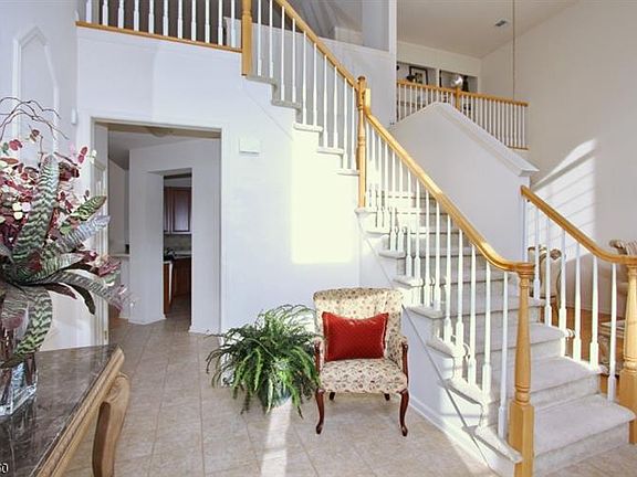 3rd image of 36 Bovensiepen Ct