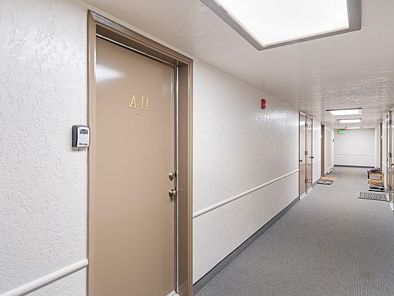 4th image of 102 S Alpine Ln #A-11