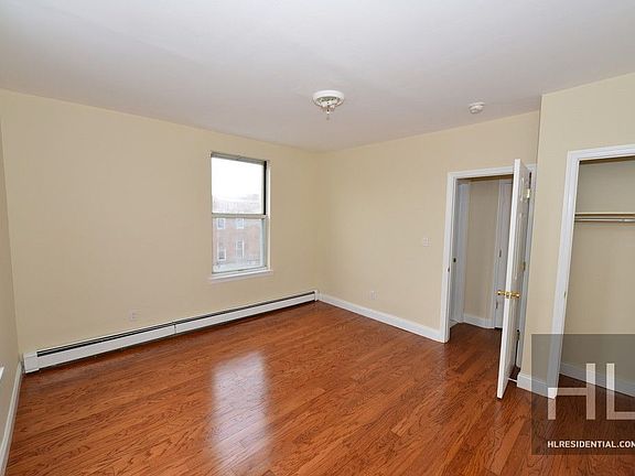 3rd image of 22-03 35th St