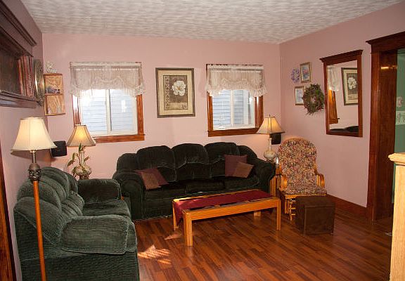 3rd image of 109 E Felton St
