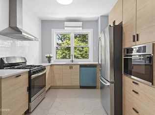 2113 24th Rd, Astoria, NY 11102