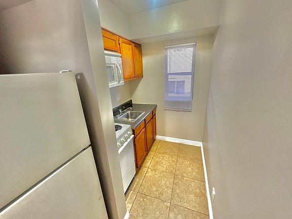 2nd image of 4623 La Mirada Ave #10