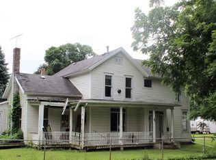 104 S Clinton St, Morrison, IL 61270