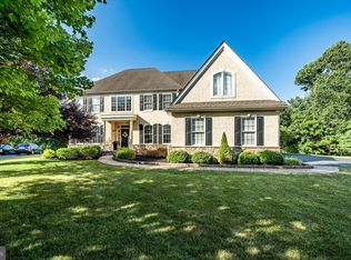 8 Woods Edge Rd, West Chester, PA 19382