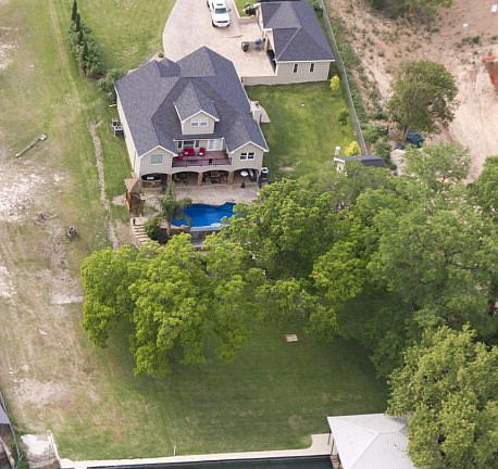2nd image of 477 Ogden Ln