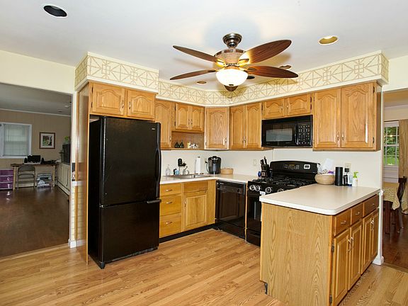4th image of 3 Merriwind Dr