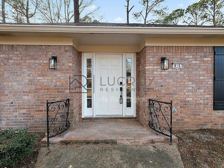 816 Winthrop Cir — Photo 30
