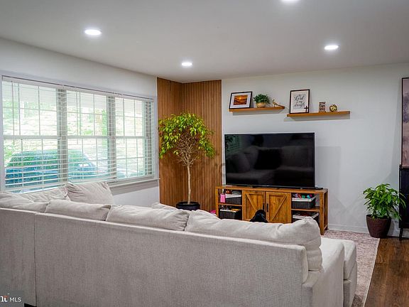 5th image of 4122 Birch Dr